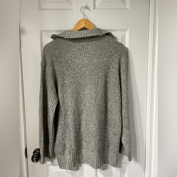 H&M Grey Sweater - Picture 2 of 4